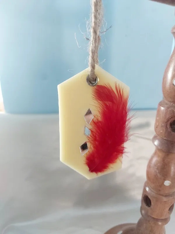 Hanging_Wooden_Bird_Toy_With_Feather