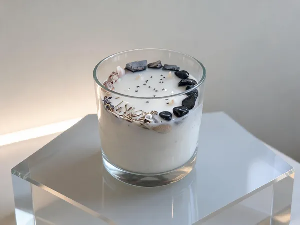 Glass_Wax_Shell_Stone_Embellished_Candle