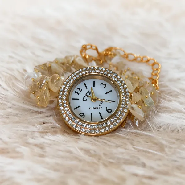 Gold_Metal_Beaded_Pendant_Watch_For_Women