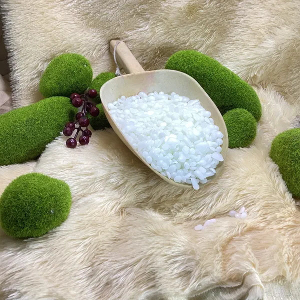 White_Decorative_Pebbles
