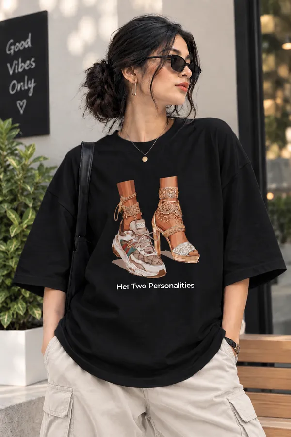 Black_Oversized_Graphic_T-Shirt_for_Women