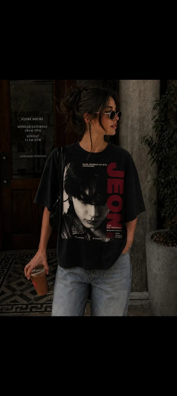 Black_Graphic_Oversized_T-Shirt_for_Women