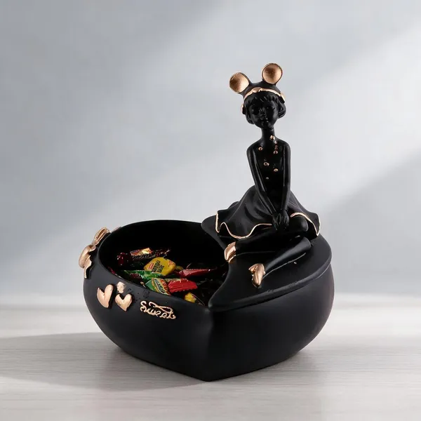 Resin_Black_Gold_Seated_Lady_Decorative_Bowl