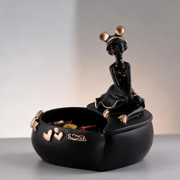 Resin_Black_Gold_Seated_Lady_Decorative_Bowl