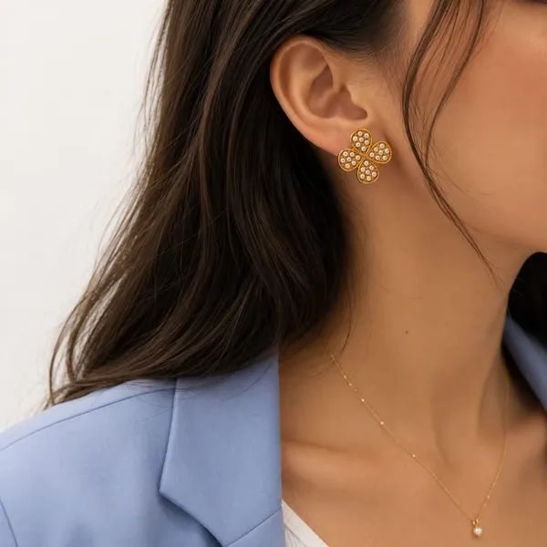Gold_Tone_Pearl_Flower_Stud_Earrings_for_Women