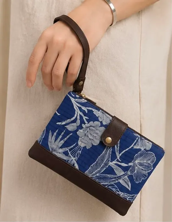 Blue_Fabric_Floral_Clutch_Bag_for_Women