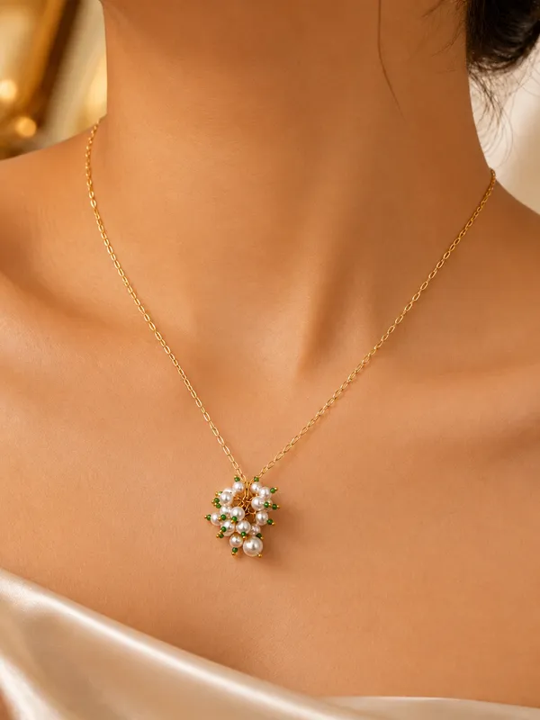 Gold-Tone_Pearl_Pendant_Necklace_For_Women