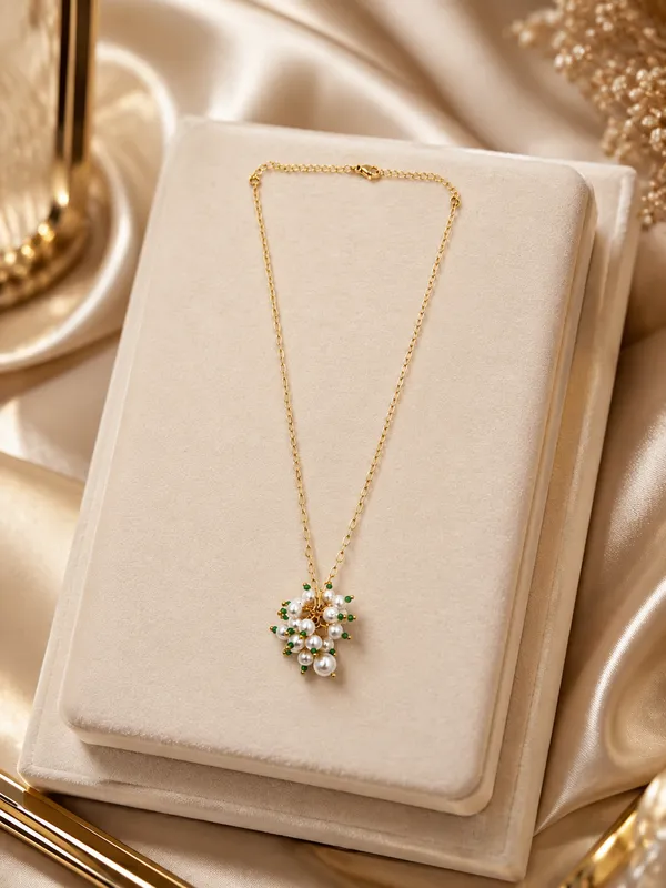 Gold-Tone_Pearl_Pendant_Necklace_For_Women