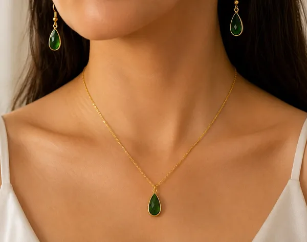 Green_Gold_Tone_Teardrop_Necklace_Set_for_Women
