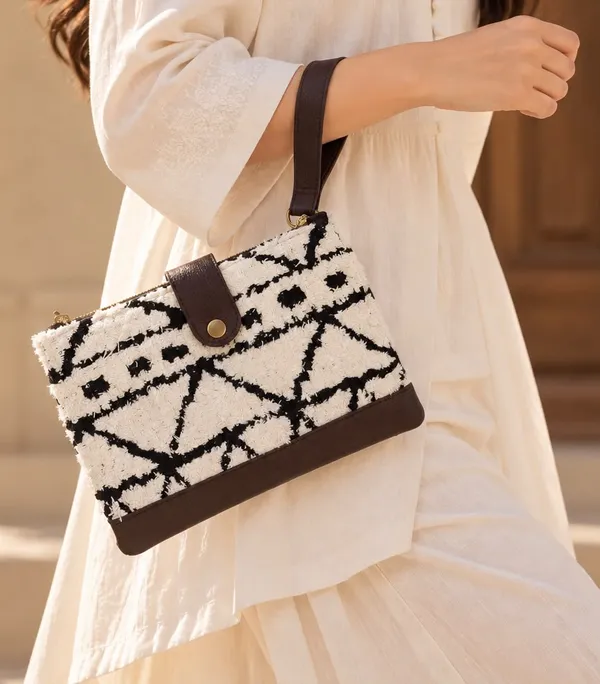 Black_Fabric_Printed_Sling_Bag_For_Women