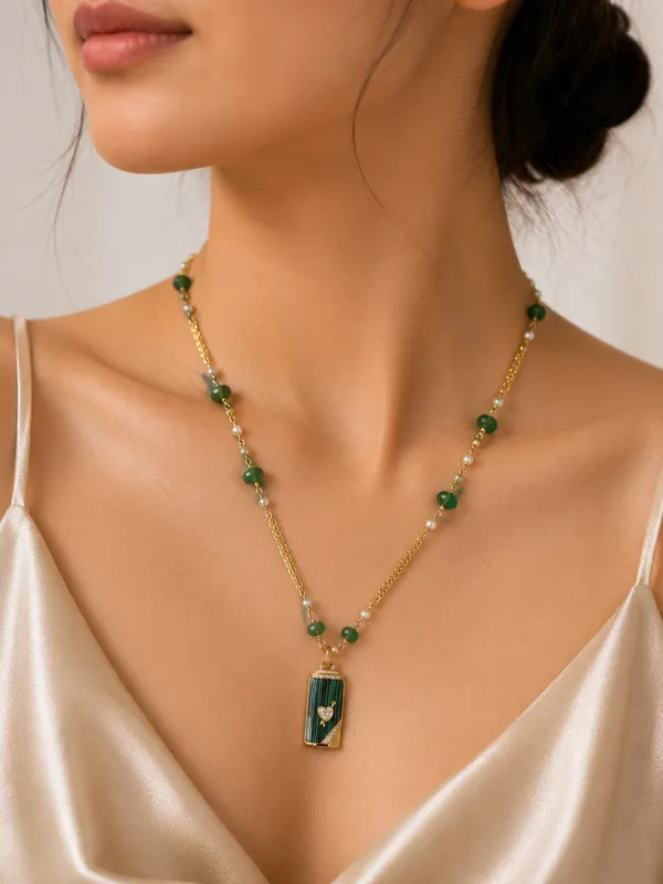 Green_Beaded_Pendant_Necklace_for_Women