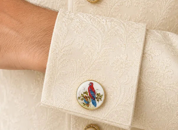 Gold_Tone_Parrot_Motif_Round_Cufflinks_for_Men