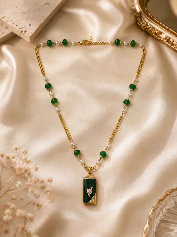 Green_Beaded_Pendant_Necklace_for_Women