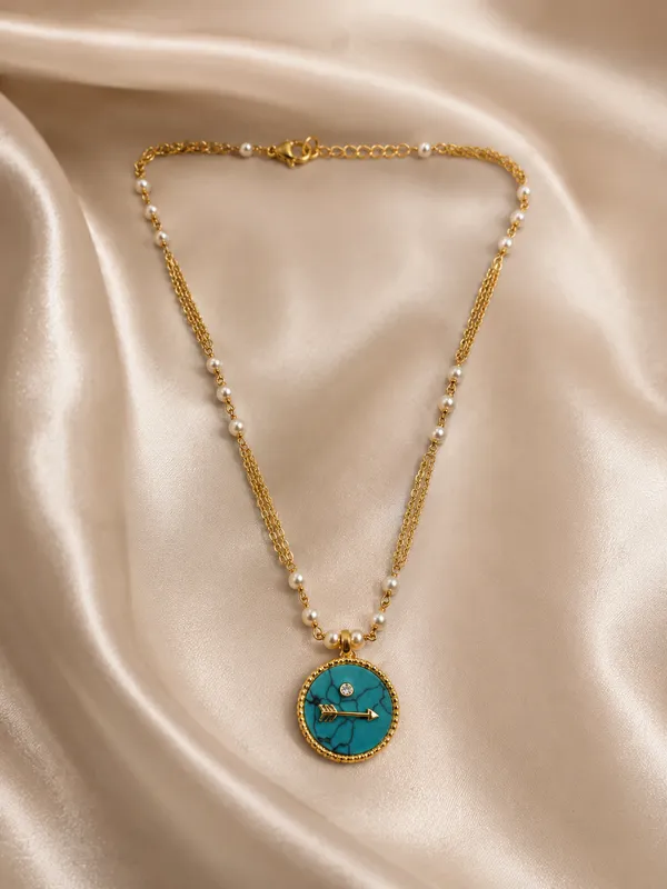 Gold_Tone_Pearl_Pendant_Necklace_for_Women