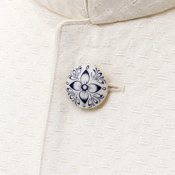 White_Ceramic_Floral_Decorative_Button_For_Clothing