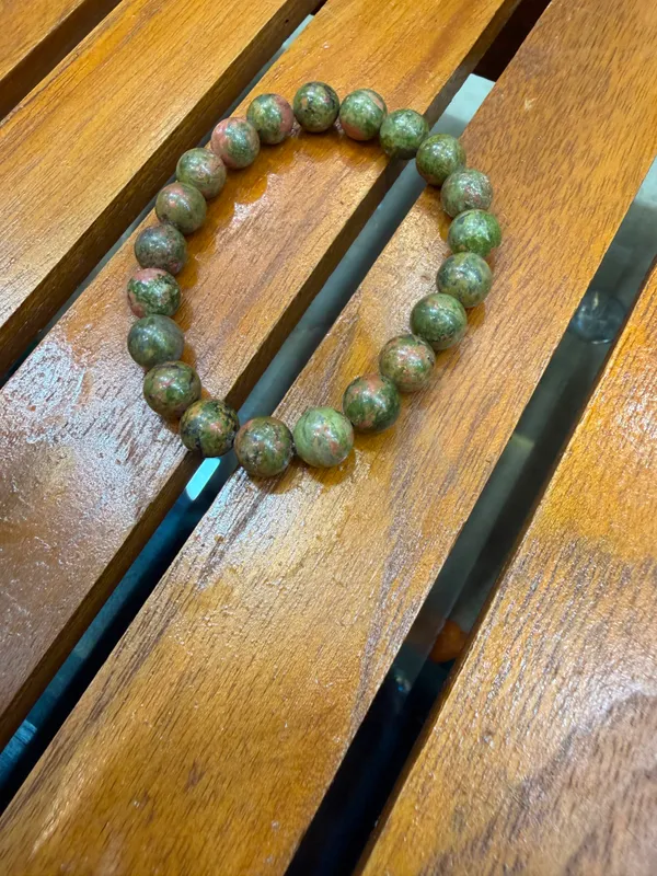Green_Stone_Beaded_Bracelet_for_Unisex