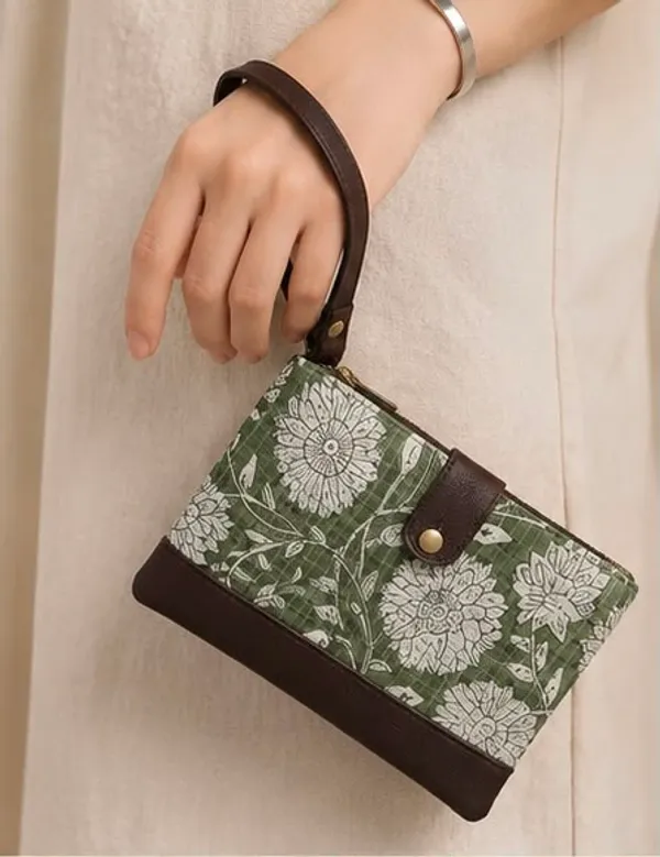 Green_Floral_Fabric_Wristlet_Bag_for_Women