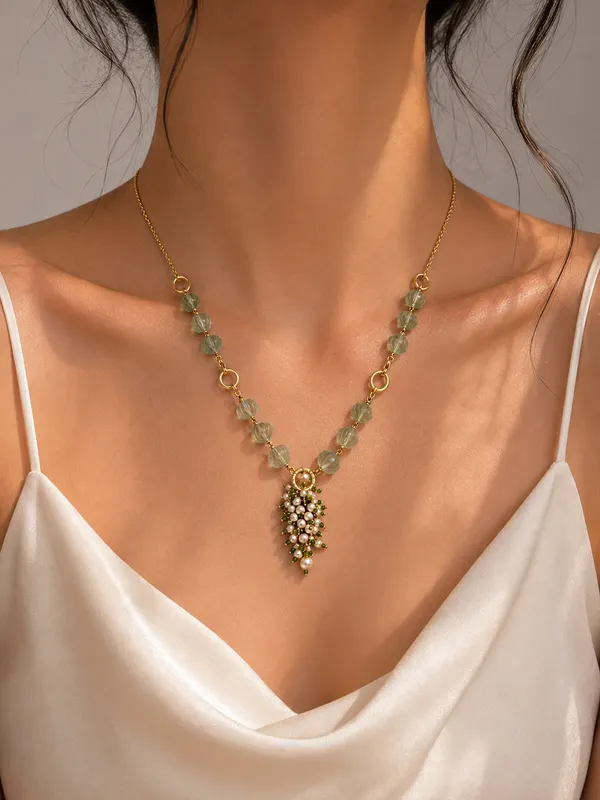 Green_Beaded_Pendant_Necklace_for_Women