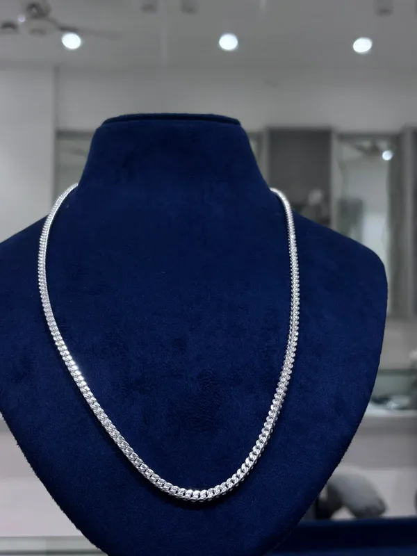 Silver_Tone_Link_Chain_Necklace_for_Women