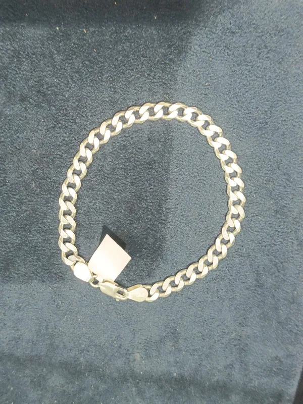 Gold_Tone_Curb_Chain_Bracelet