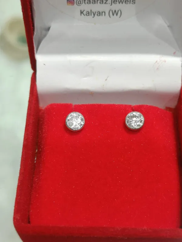 Silver_Round_Stud_Earrings_for_Women