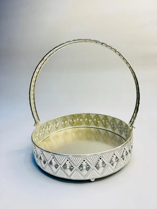 Metal_Ornate_Geometric_Pattern_Handled_Decorative_Tray