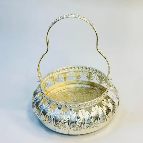 Metal_Ornate_Decorative_Basket_With_Handle