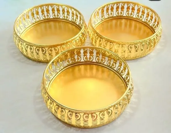 Gold_Tone_Ornate_Pattern_Decorative_Tray_Set