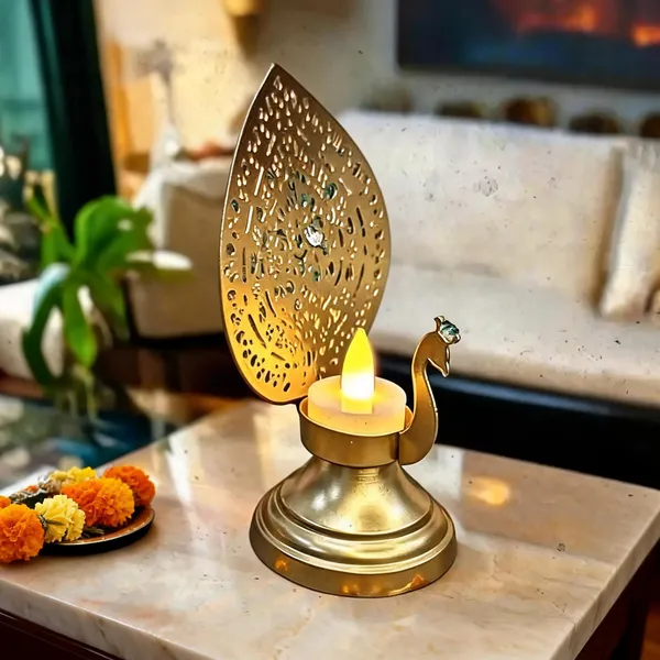 Brass_Traditional_Peacock_Leaf_Pattern_Decorative_Diya