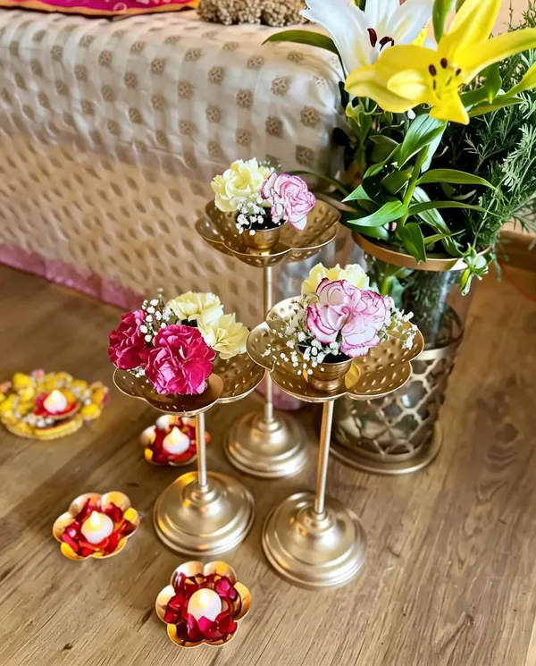Brass_Decorative_Perforated_Pedestal_Urli_Set