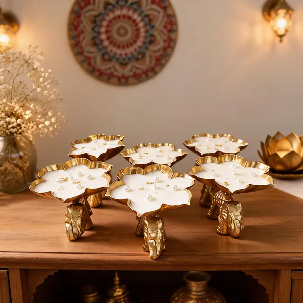 Metal_Festive_Elephant_Motif_Candle_Holder_Set
