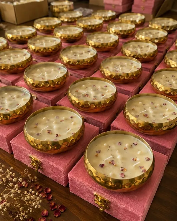 Gold-Toned_Floral_Decorative_Candle