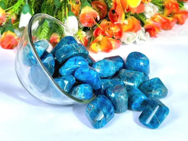 Natural_Apatite_Stone_Tumbles_Polished_Blue_Apatite