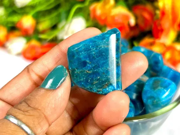 Natural_Apatite_Stone_Tumbles_Polished_Blue_Apatite