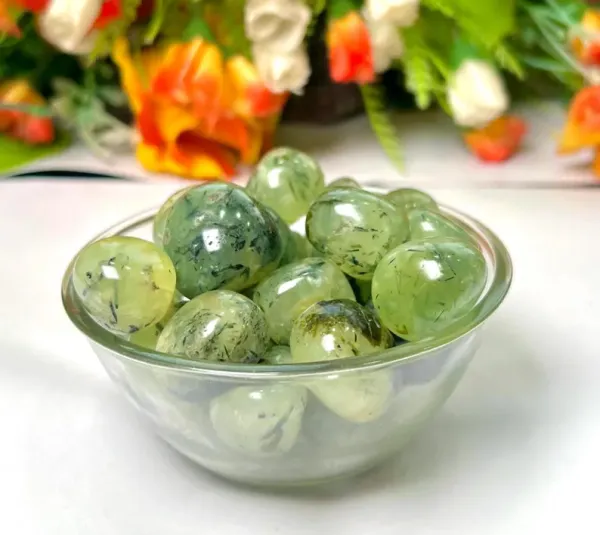 Prehnite_Tumble_Stone_Natural_Green_Prehnite_Polished_Tumble_1_Pc