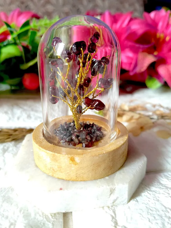 Natural_Garnet_Stone_Decorative_Handcrafted_Natural_Stone_Tree_In_Glass_Dome_With_Wooden_Base
