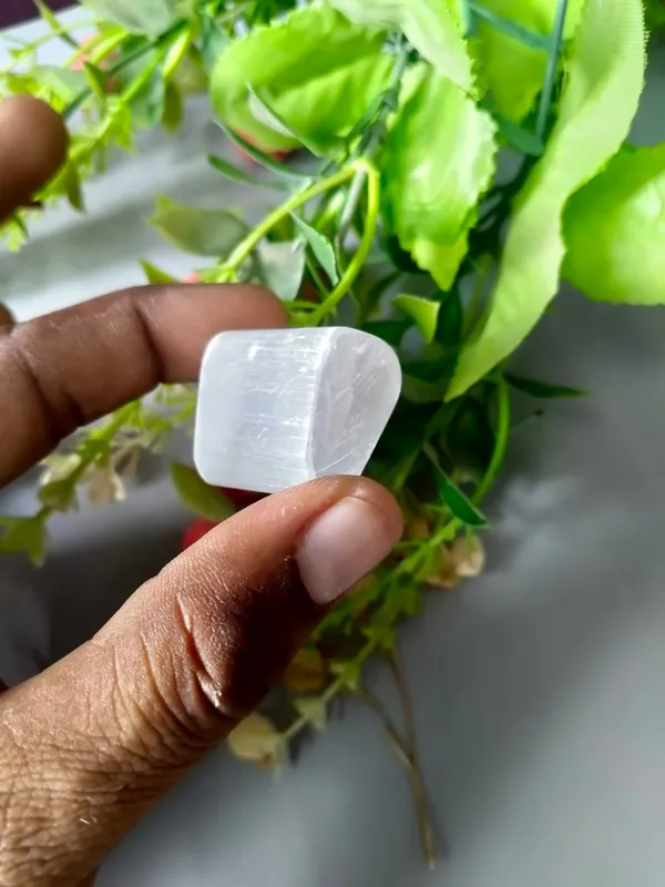 Selenite_Tumble_Stone_Natural_Selenite_Polished_Crystal_1_Pc