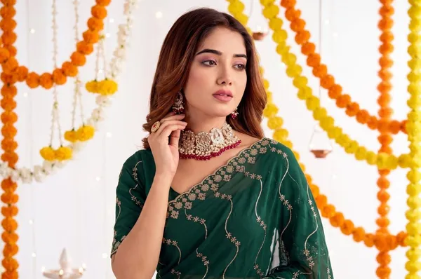 Green_Embroidered_Saree_for_Women