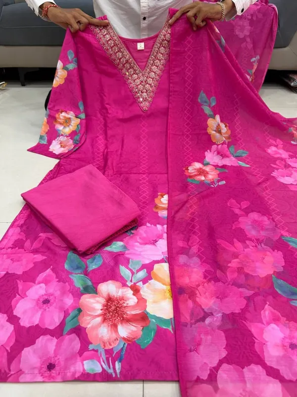 Pink_Floral_Embellished_Kurta_Set_For_Women