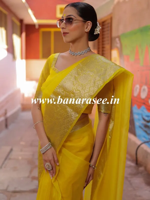 Yellow_Woven_Ethnic_Saree_For_Women
