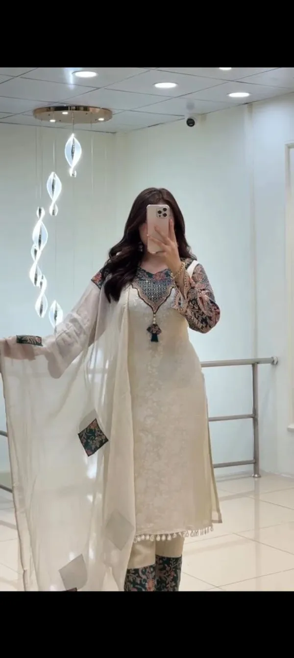 Cream_Floral_Printed_Kurta_Set_for_Women