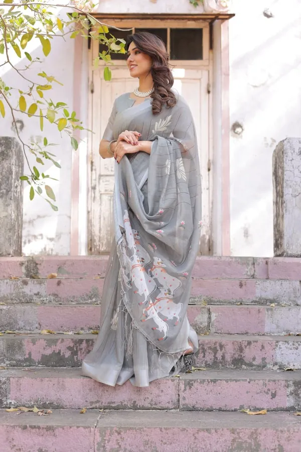 Grey_Printed_Saree_For_Women