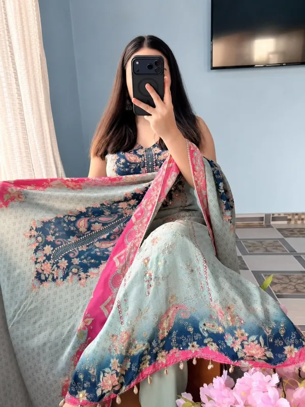 Blue_Floral_Print_Ethnic_Kurta_Set_For_Women