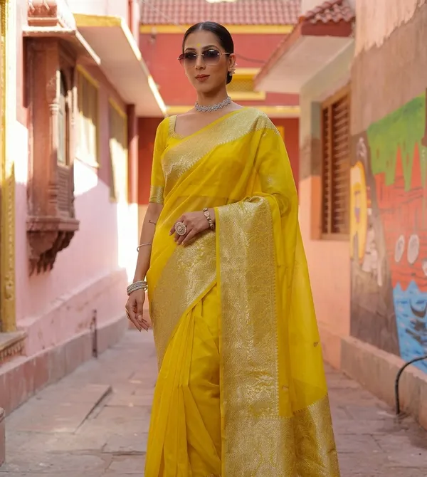 Yellow_Organza_Woven_Ethnic_Saree_For_Women