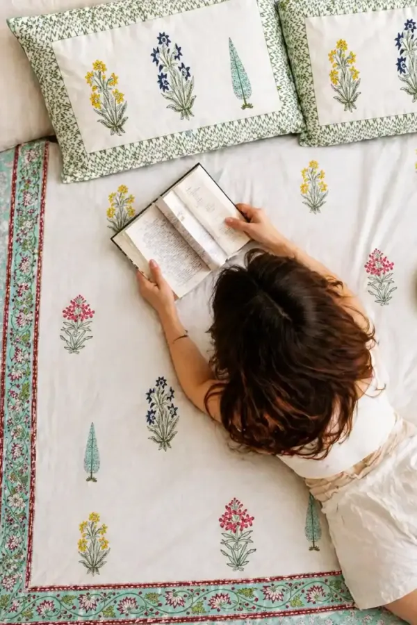 White_Red_Organic_Percale_Cotton_Bedsheet_&_Quilt_Combo