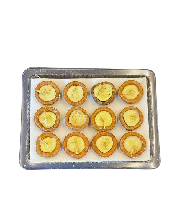 Ghee_Diya_Batti_With_Clay_Dia_For_Puja_Ready_Made_Yellow_Cotton_Wicks_For_Prayer_Rituals_Earthen_Oil_Lamp_Set_For_Temple_Festival_Use_12_Pieces