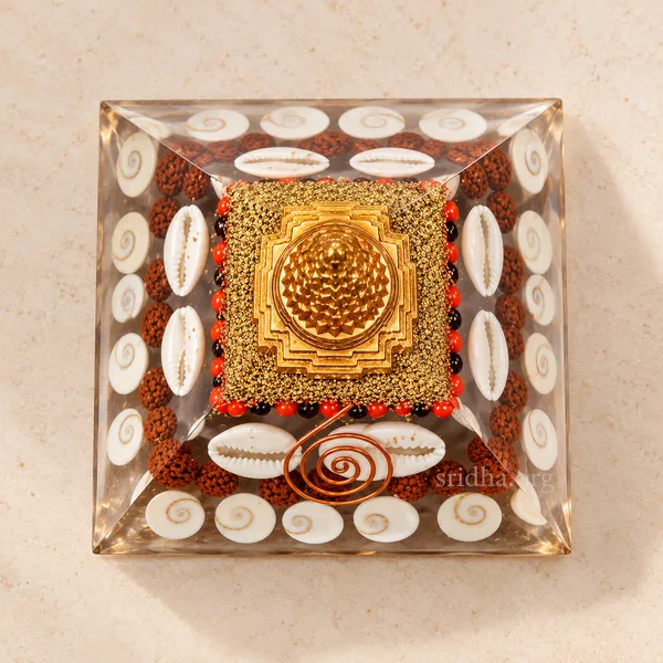 Sridha_Laxmi_Shree_Yantra_Crystal_Pyramid_–_Vastu_Pyramid_for_Wealth,_Prosperity,_Positive_Energy_&_Good_Luck_|_Home,_Office_&_Pooja_Décor