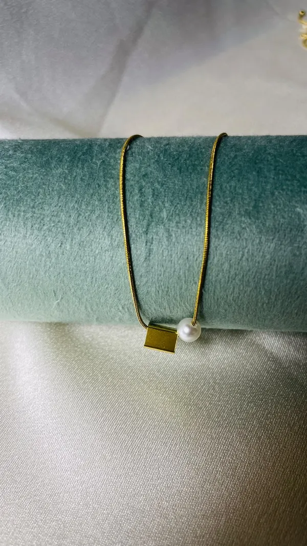 Souvelle_by_Trishh-necklace-Golden