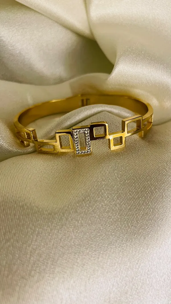 Souvelle_by_Trishh-bracelet_-Golden