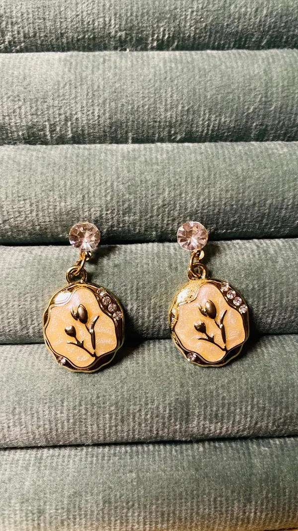 Souvelle_by_Trishh-Earrings-Golden